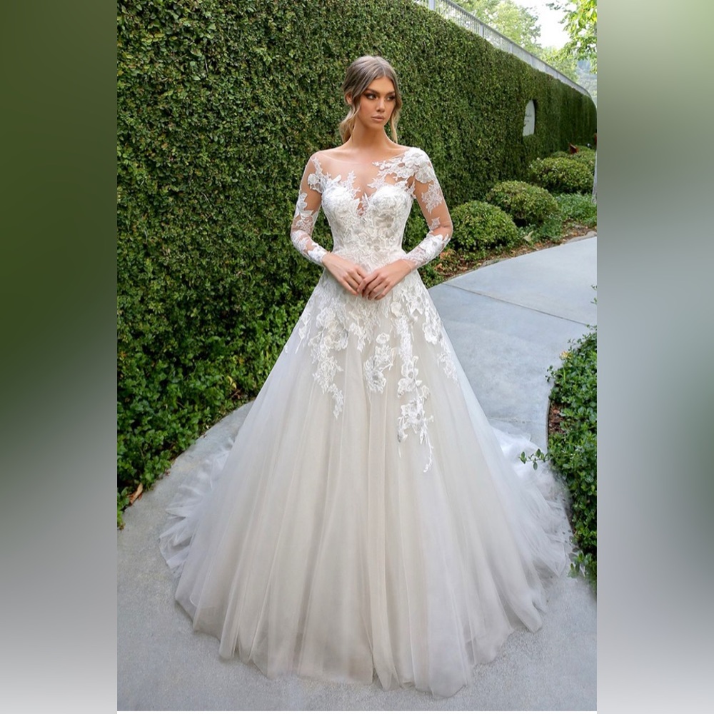 Wedding dress, Beautiful by Enzoani, white